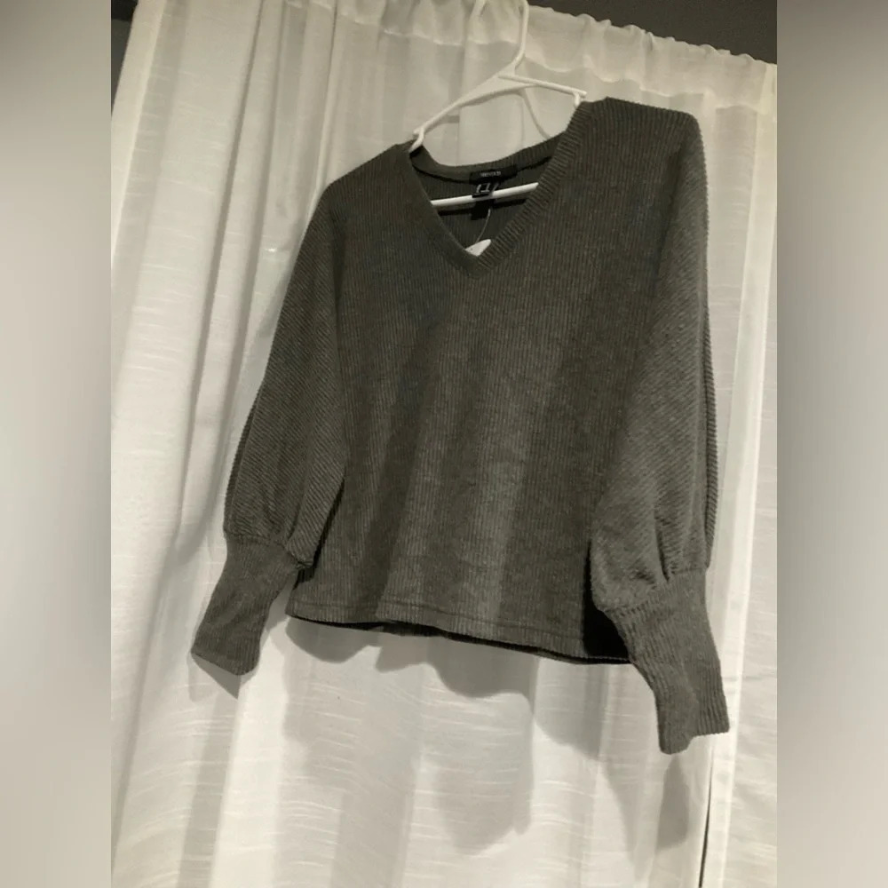 Women’s Forever 21 Gray‎ Cropped Sweater
